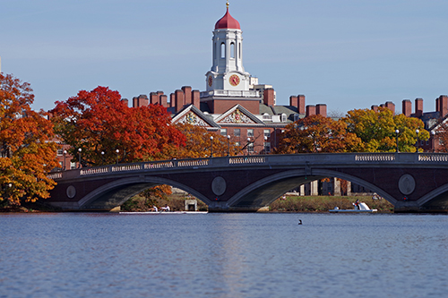 People,Enjoying,A,Beautiful,Fall,Day,In,Boston,Ma